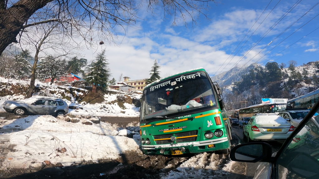 வெண்பனிசொர்க்கம்‘மணாலிசுற்றுலா’