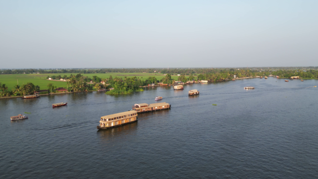 ஆலப்புழாபடகுவீடுசுற்றுலா